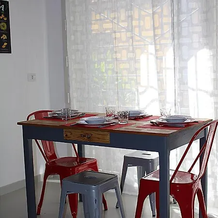 #garibaldi 05 - Old Town Apartment *