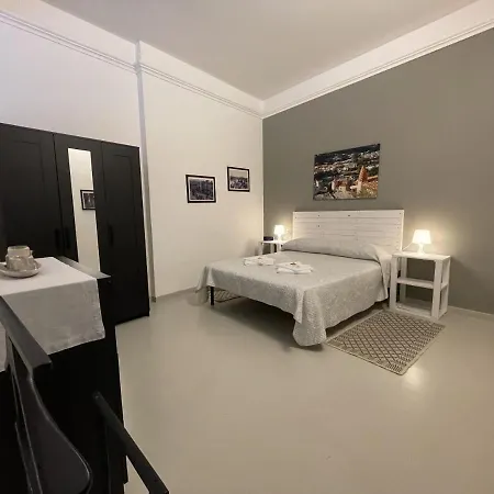 #garibaldi 05 - Old Town Apartment